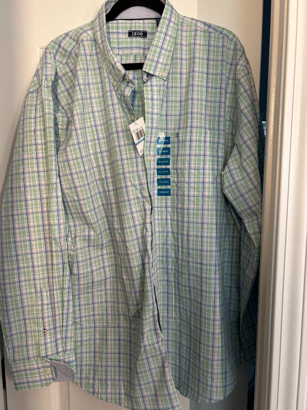 Izod Men's Long Sleeve Button Up Shirt